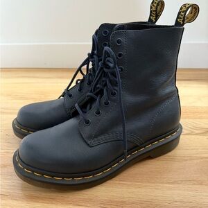Dr. Martens 1460 Pascal Virginia US 8 Lace up Blue Leather Boots EUC